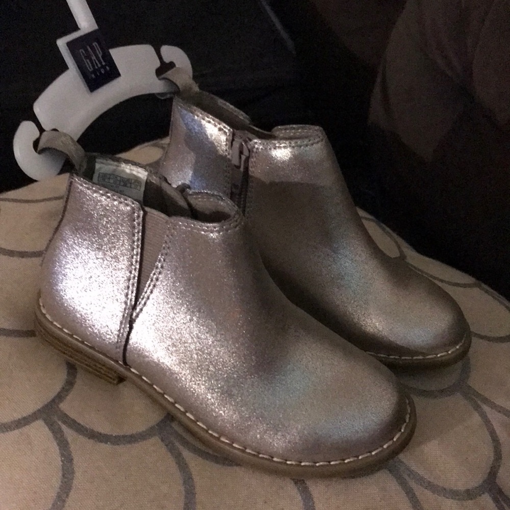 New Sz 11 little girls gap boots